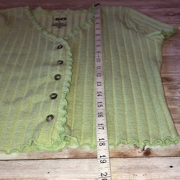 “SO” variegated rib knit, button front, baby tee w/lettuce edge - junior size L - Picture 6 of 7